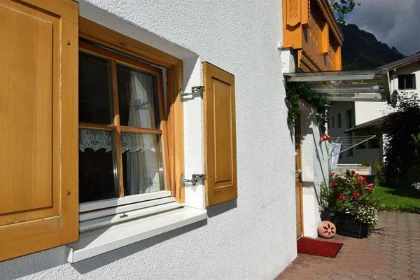 Haus Frainer Apartment Wald am Arlberg Bagian luar foto