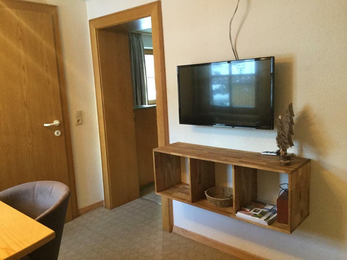 Haus Frainer Apartment Wald am Arlberg Bagian luar foto